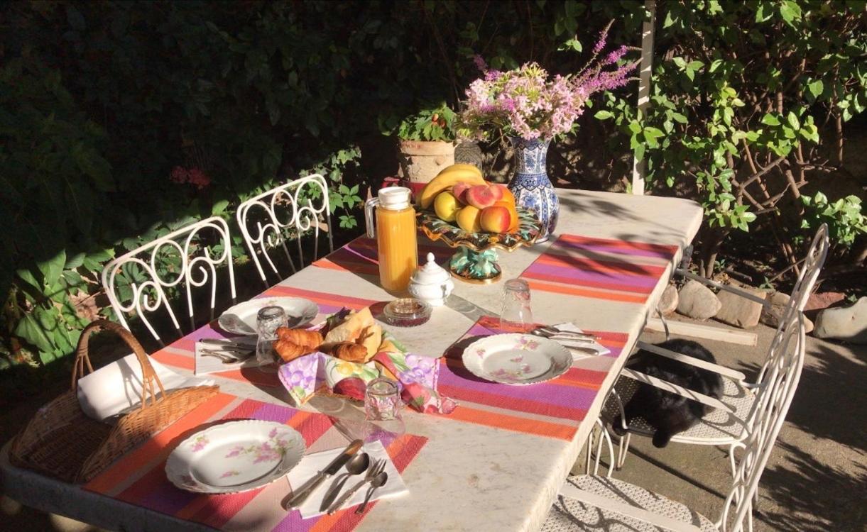 Chez Les Artistes Otel Servian Dış mekan fotoğraf