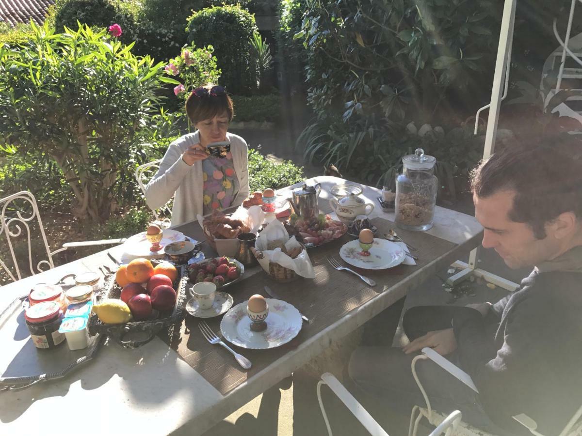Chez Les Artistes Otel Servian Dış mekan fotoğraf