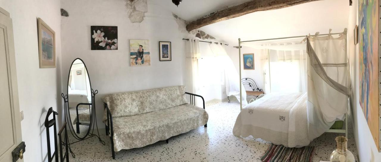 Chez Les Artistes Otel Servian Dış mekan fotoğraf